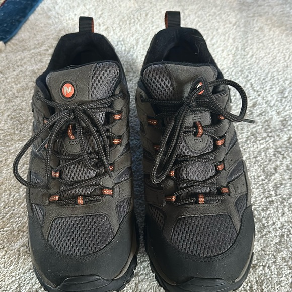 Shoes - Picture 1 of 3